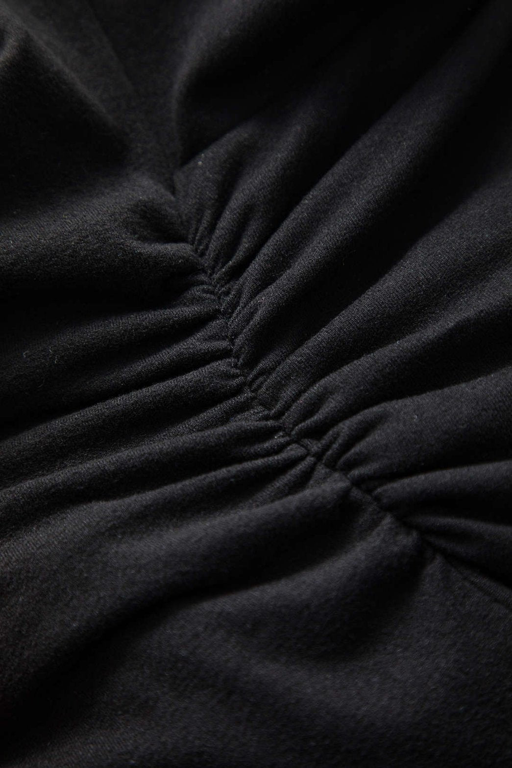 Robe courte décolleté plongeant cristal