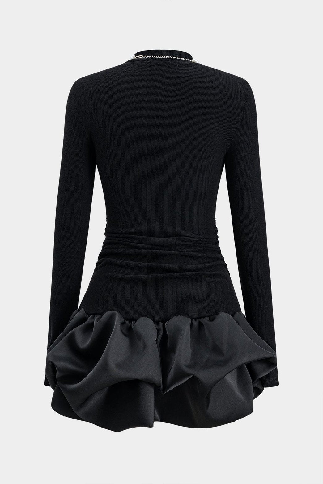 Robe ajustée noire vue de côté soleil