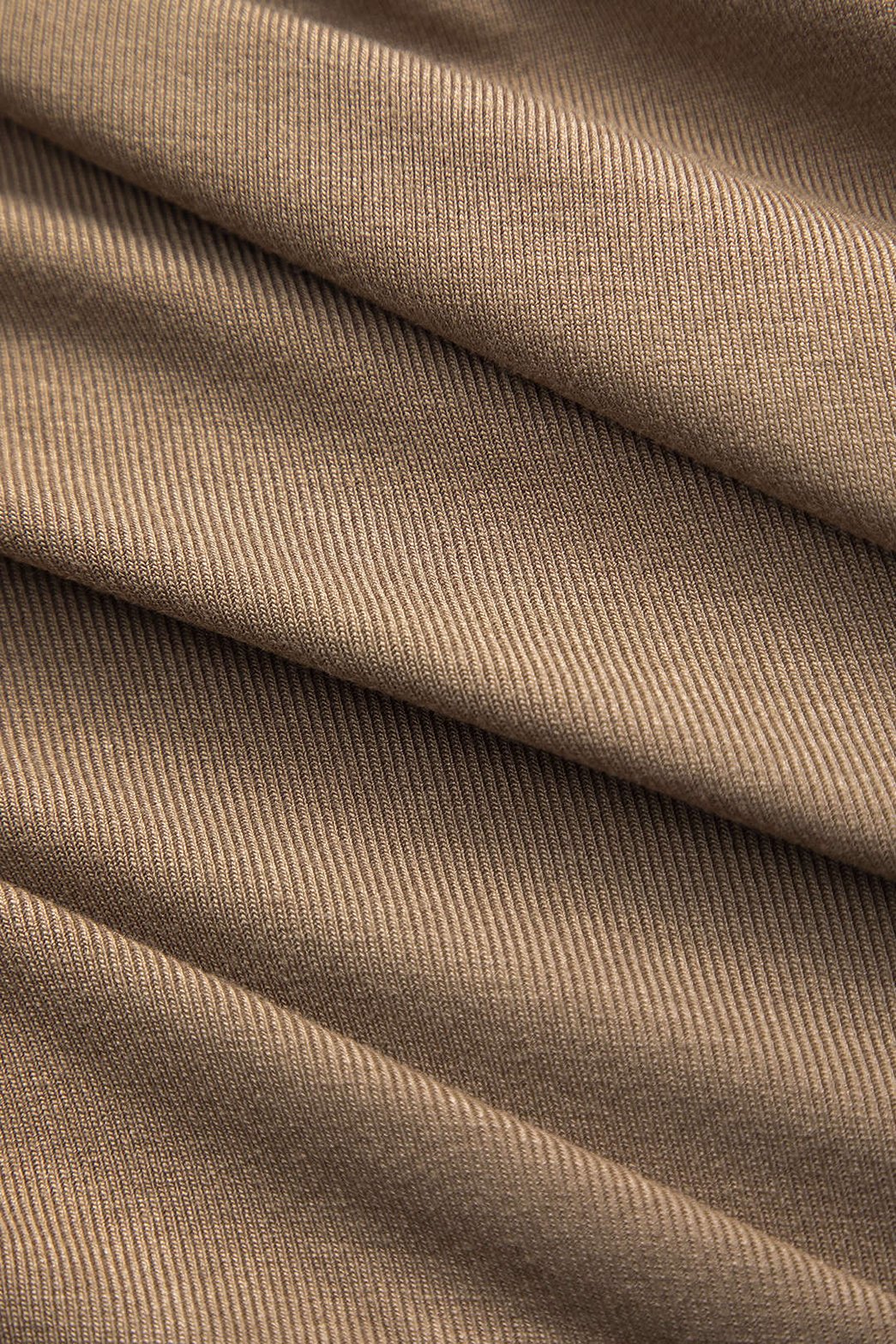 Robe courte plissée beige vue de côté étoile