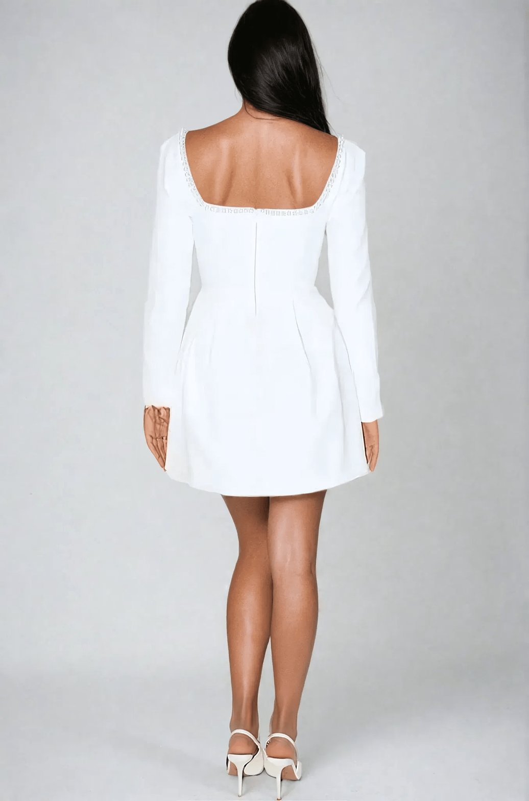 Robe noire sophistiquée perles jade