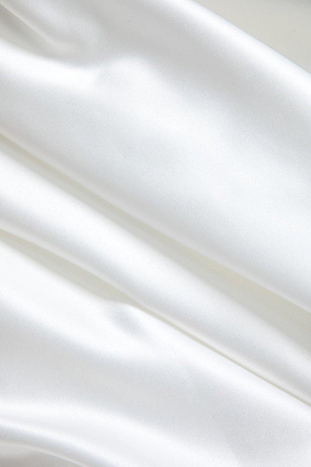 Robe courte blanche ajustée vue de profil - Grâce