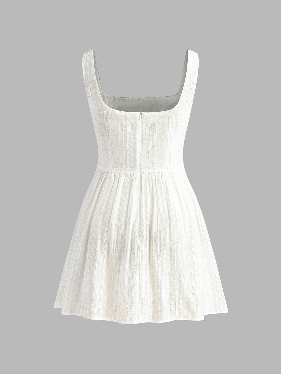 Robe blanche romantique vue trois-quarts légèreté