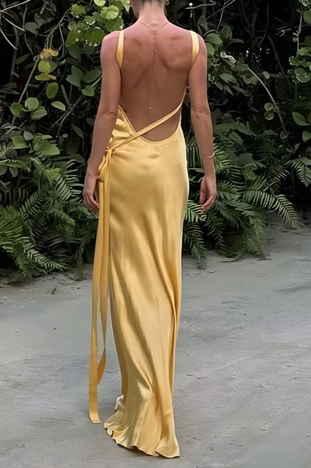 Robe longue ajustée dorée étoile