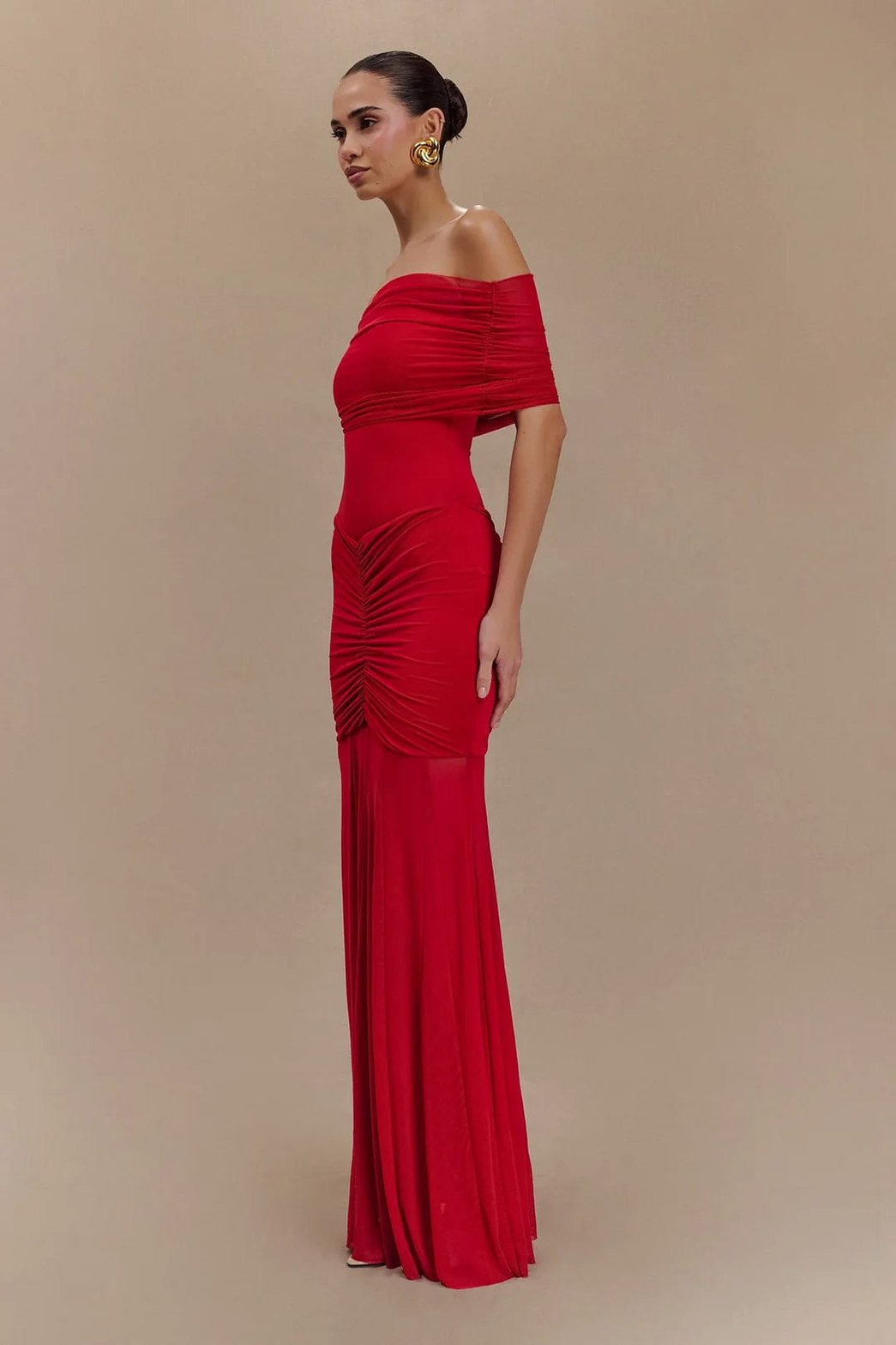 Robe de cérémonie rouge sophistication