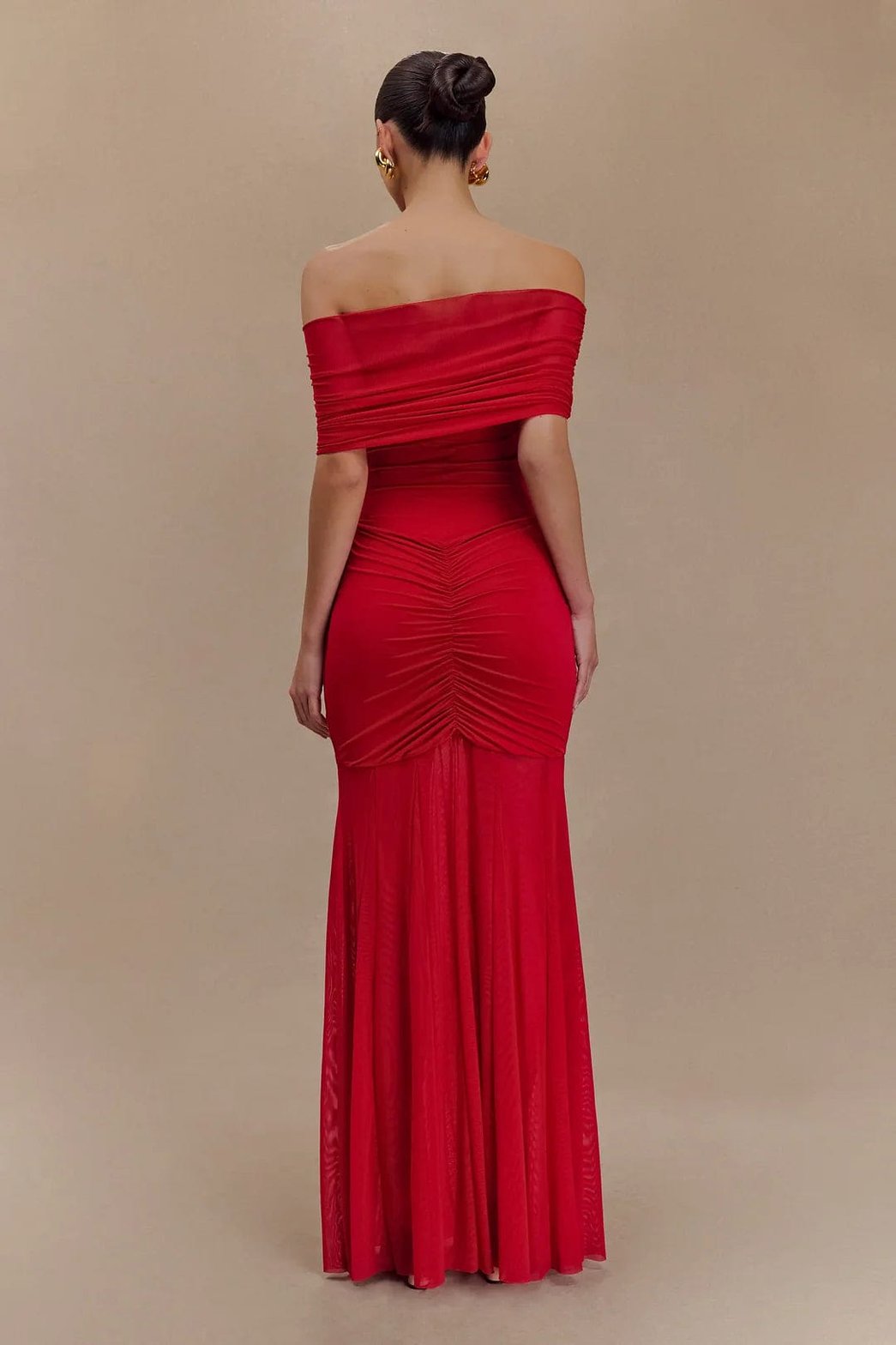 Robe de soirée rouge moulante élégance