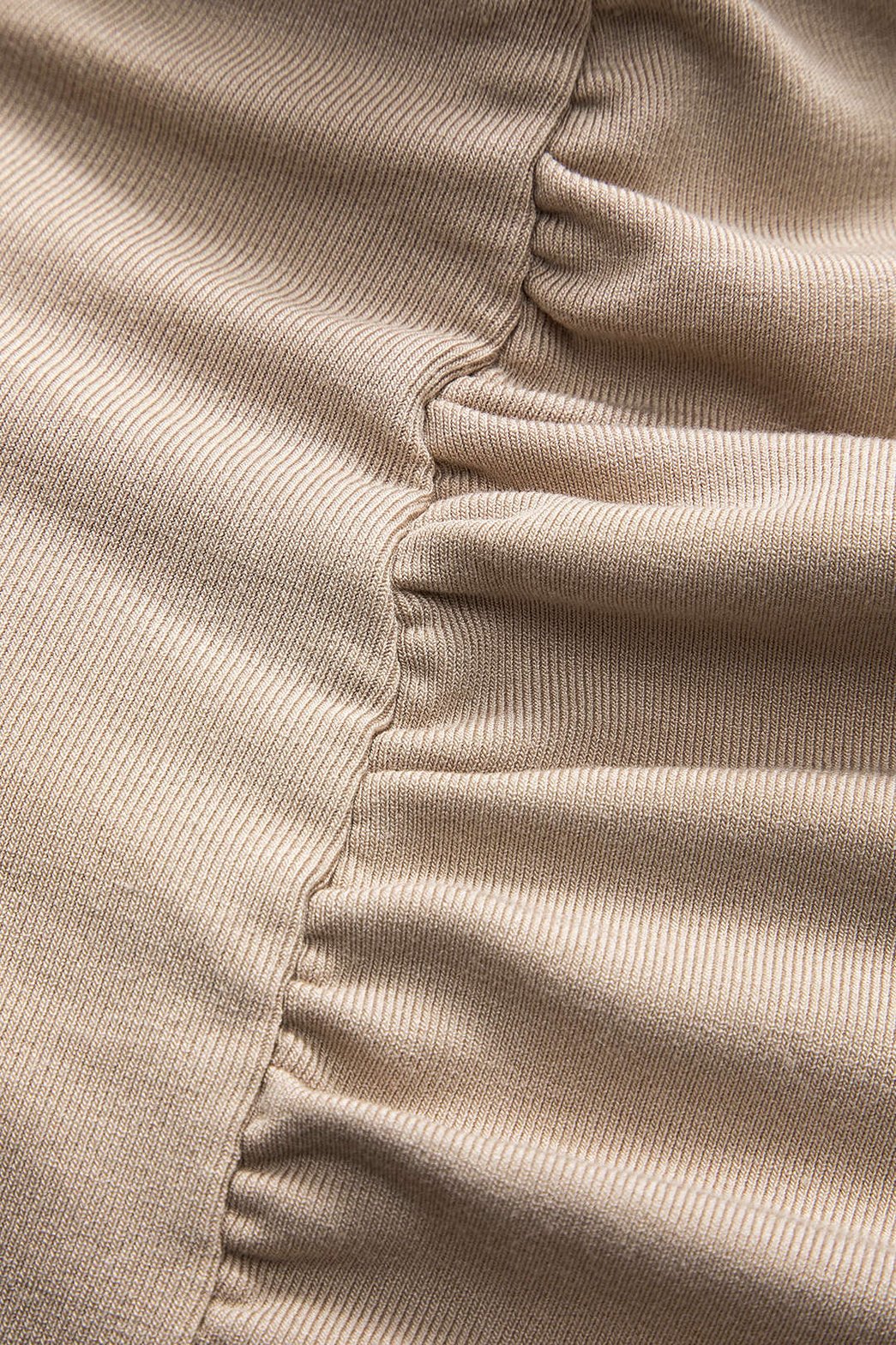 Robe croisée beige dos fleur