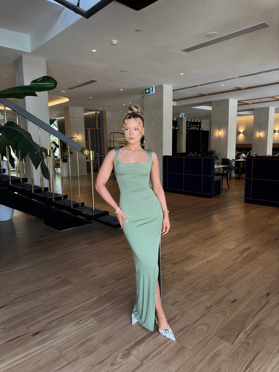 Robe élégante kaki pluie