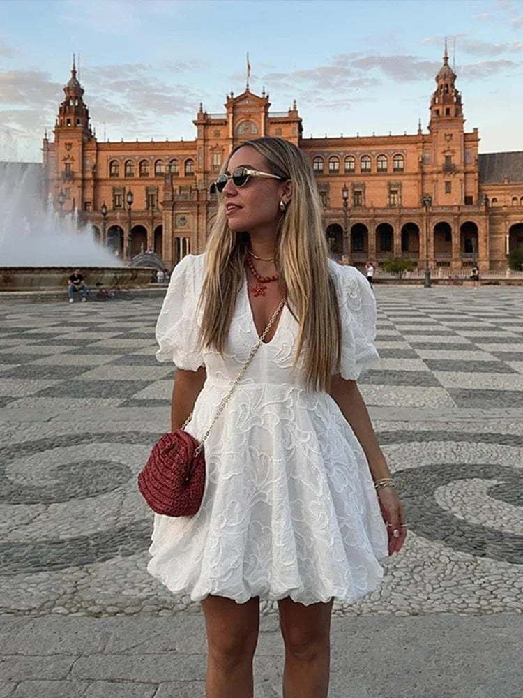 Robe brodée vue trois-quarts jade