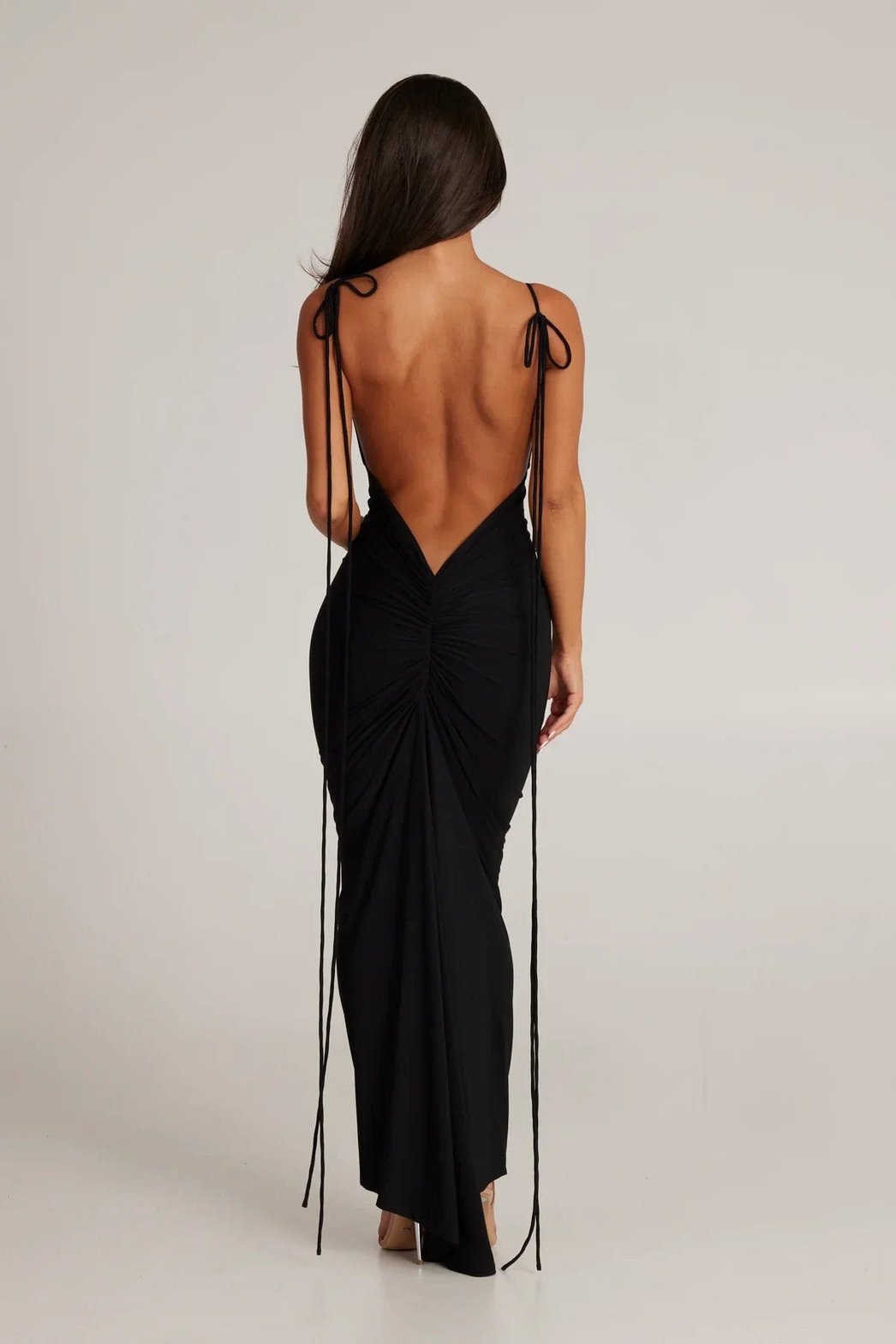 Robe longue lilas détail couture raffinement