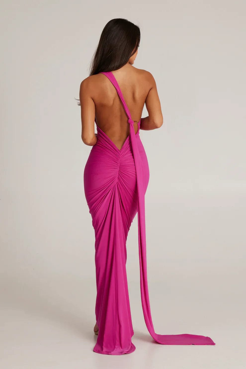 Robe longue asymétrique rose glamour lune