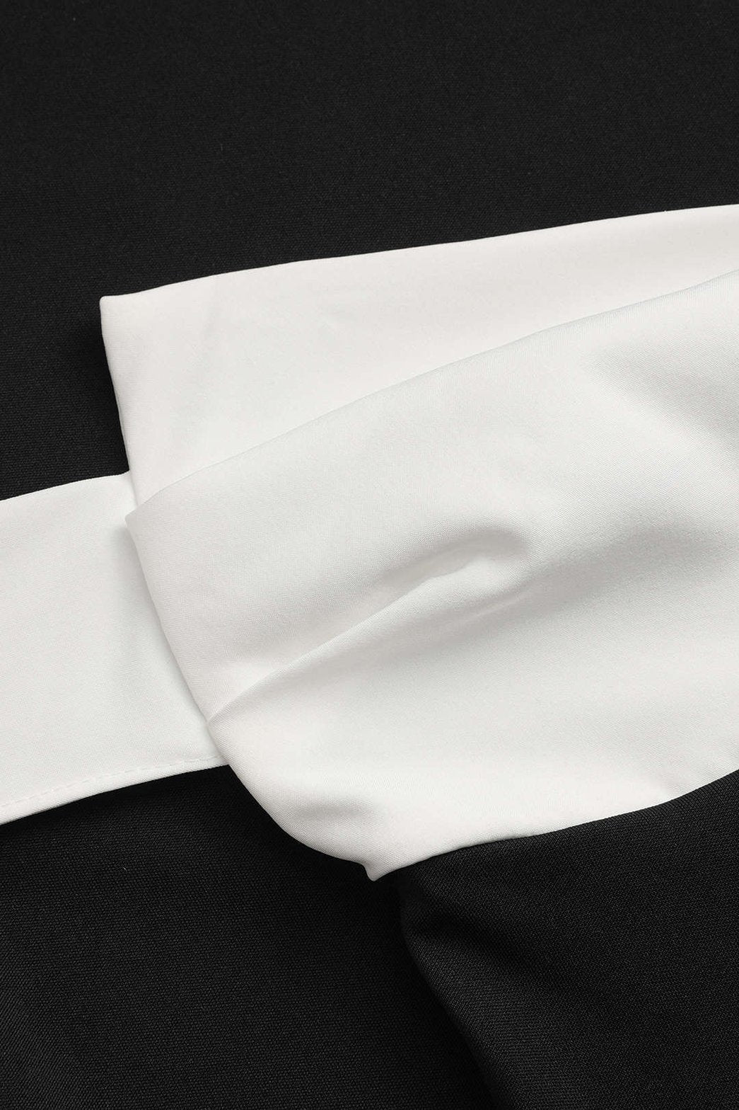 Robe longue bustier élégante détail tissu vague