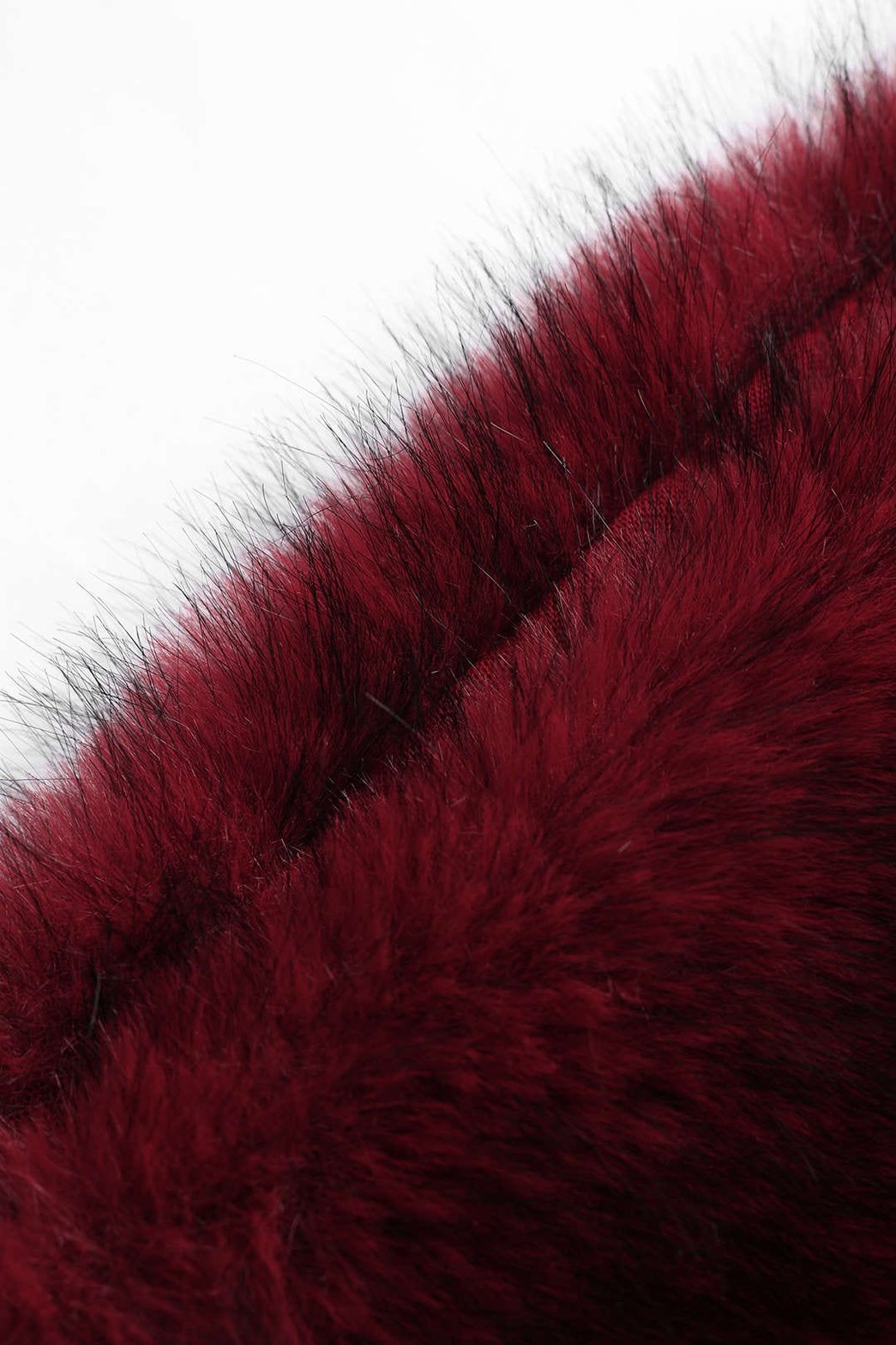 Robe longue fourrure rouge grâce