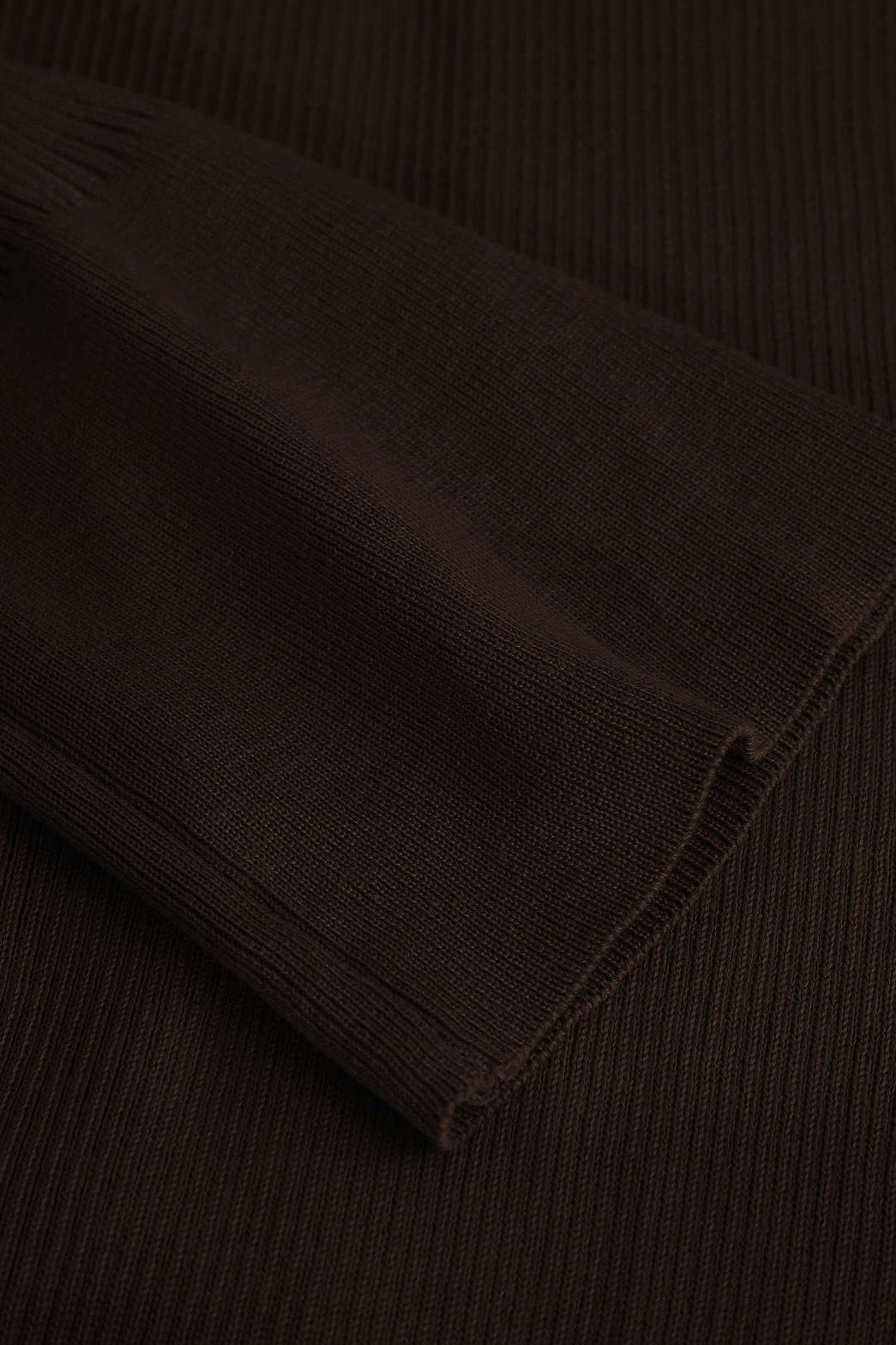 Robe Longue Côtelée Col Montant Élégante