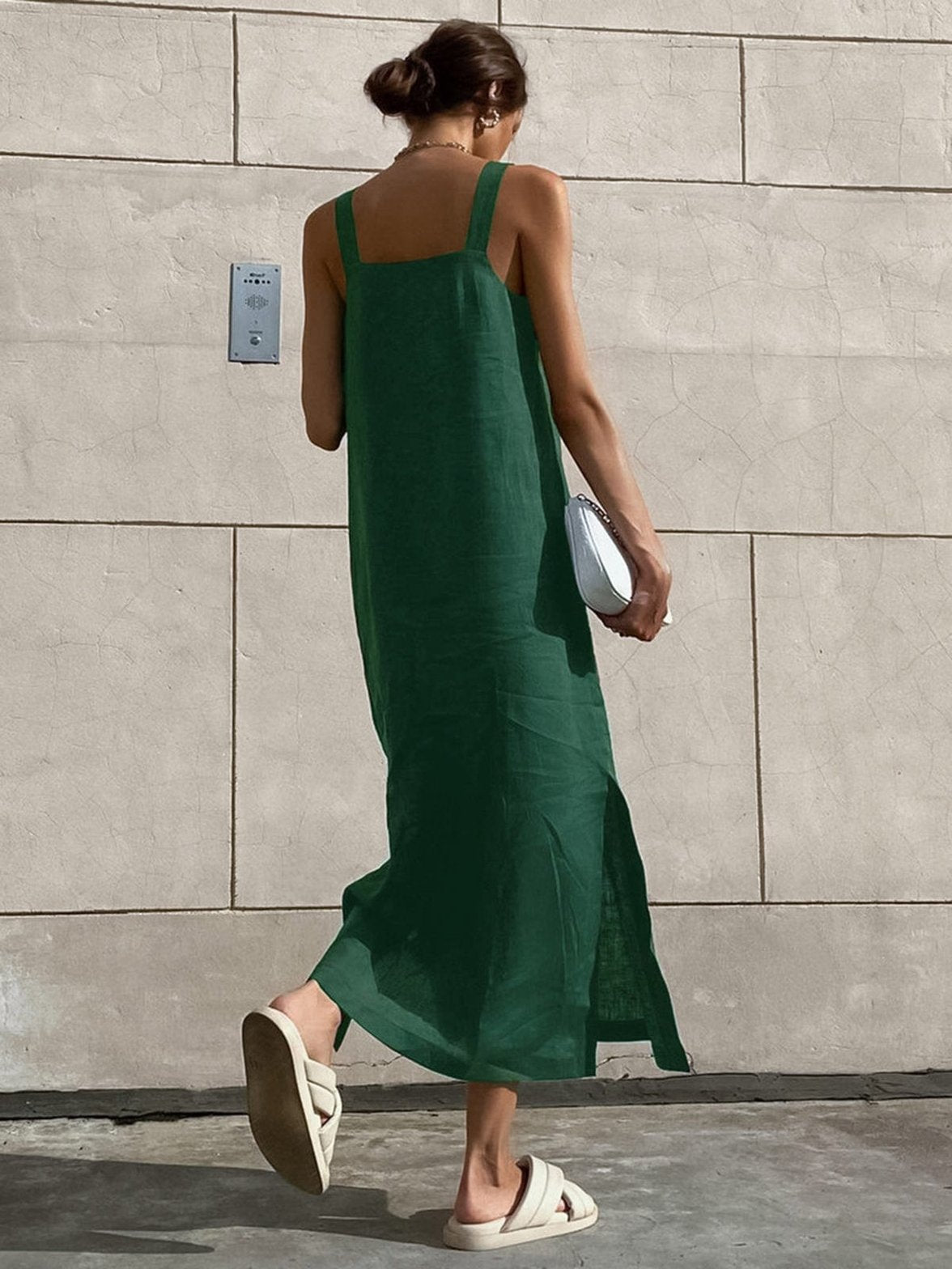 Détail de la robe en coton vert jade