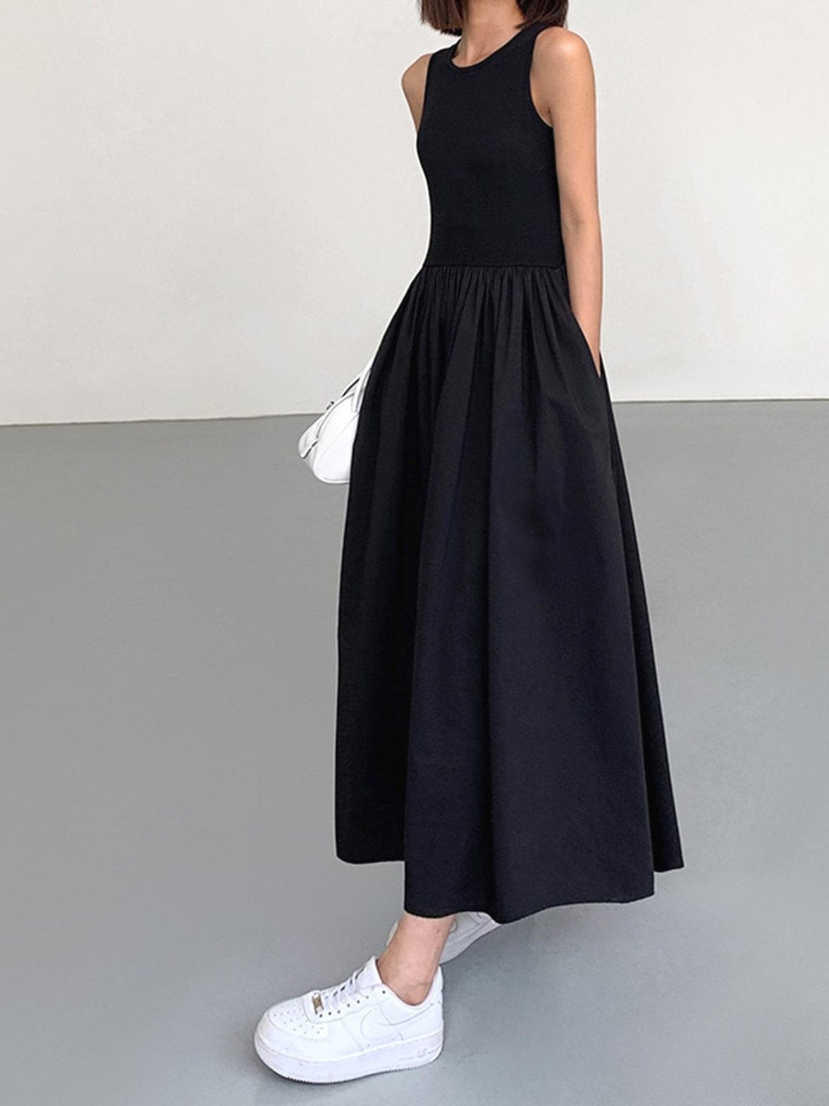 Robe longue noire col rond lune