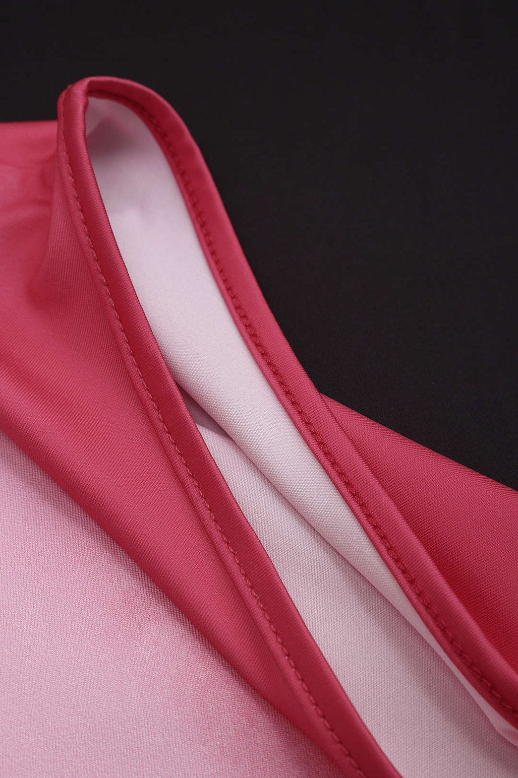 Robe longue dégradée vue de côté grâce