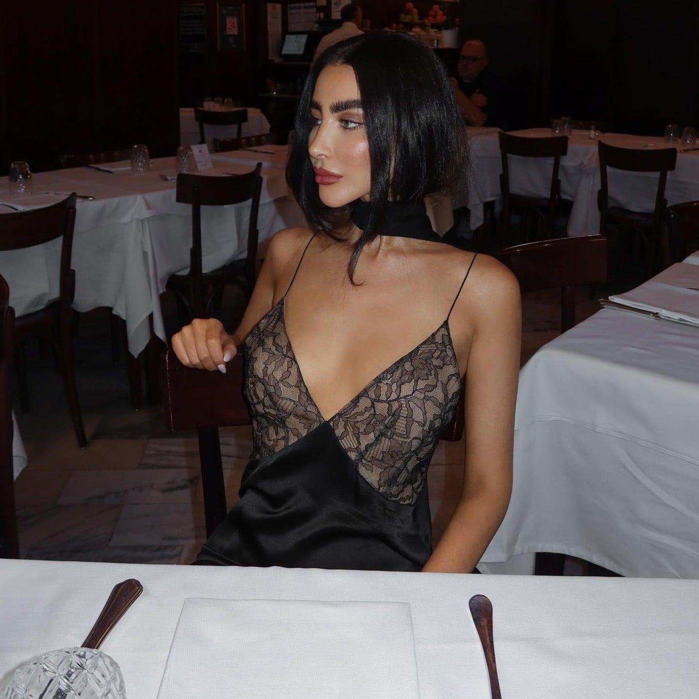Robe longue maille et dentelle grâce