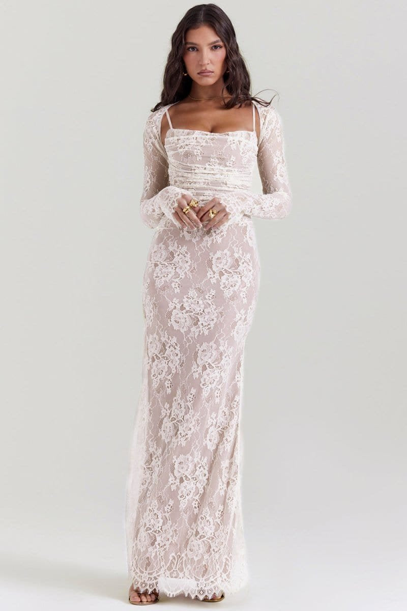 Robe longue dentelle florale délicatesse