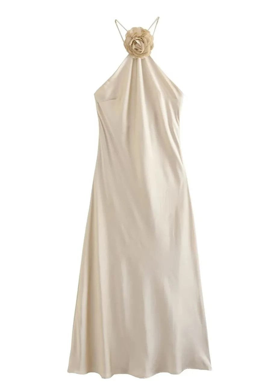 Robe longue satin blanc soleil
