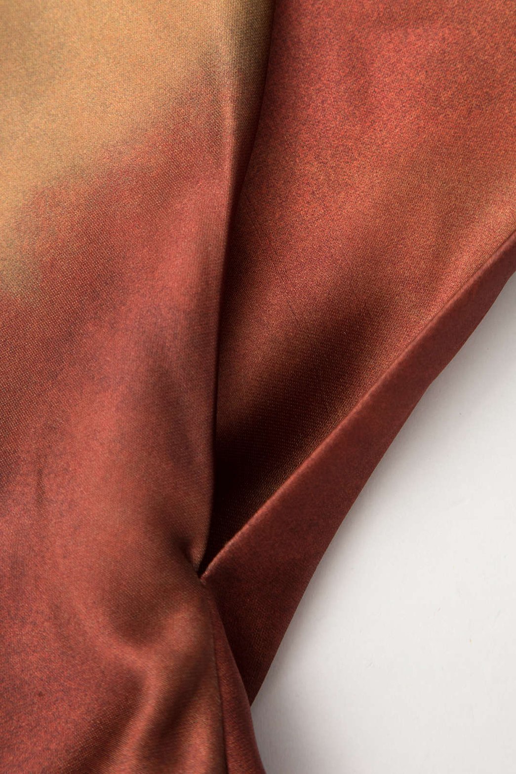 Robe longue drapée détail danse