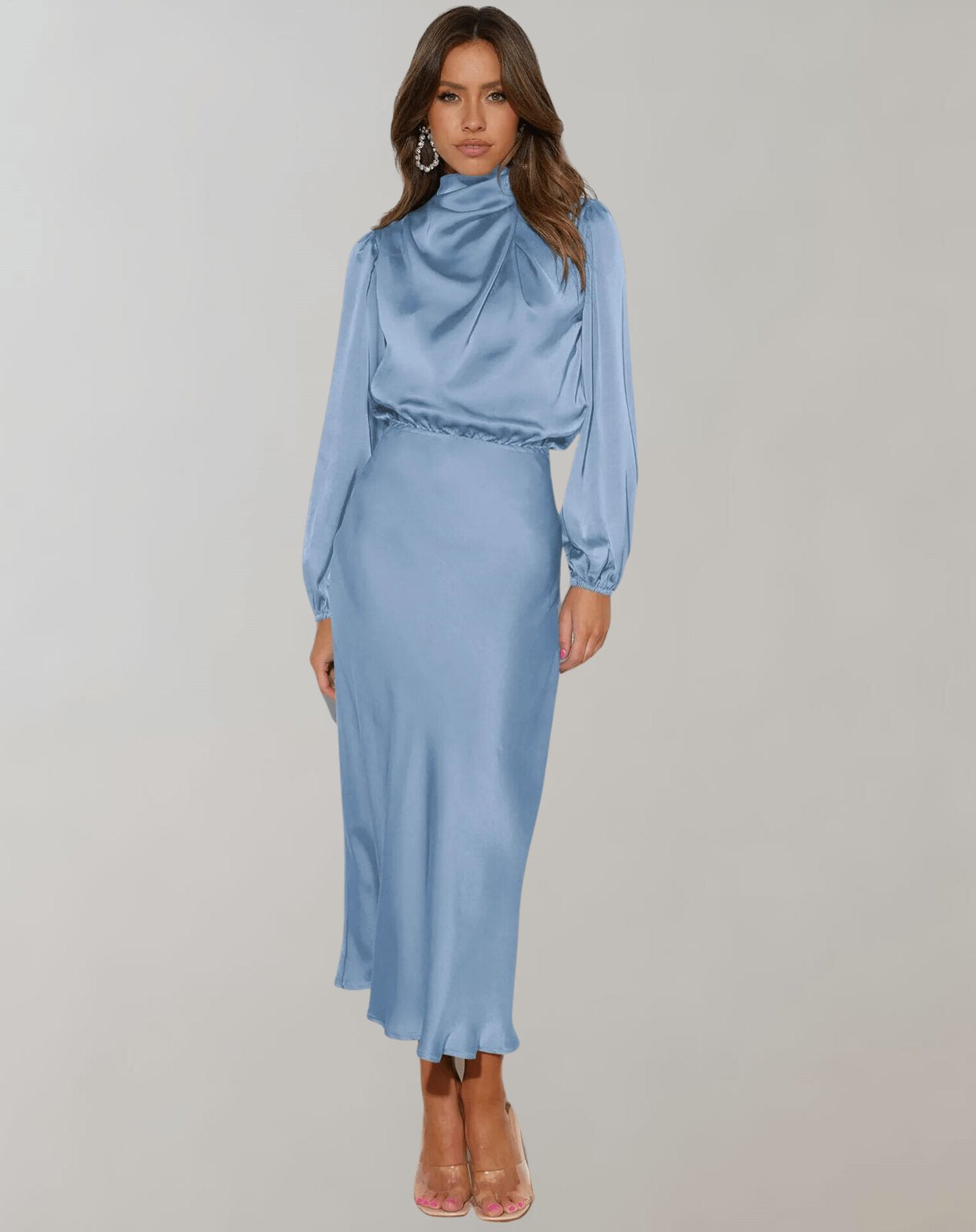 Détail col robe satin - Élégance