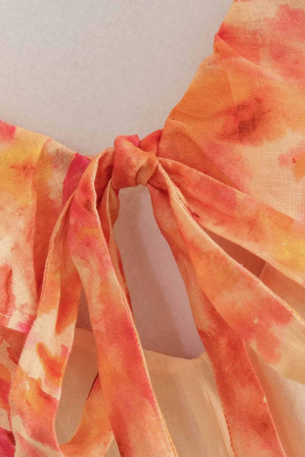 Robe longue orange vue ensemble cristal