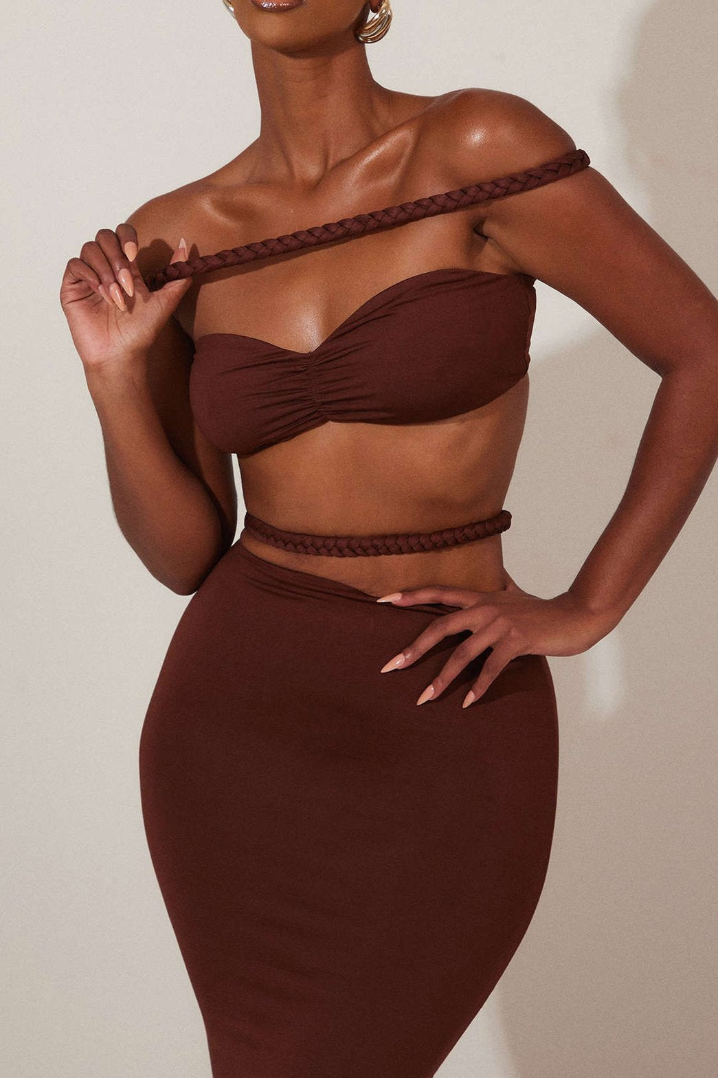 Robe longue marron coupe ajustée soie