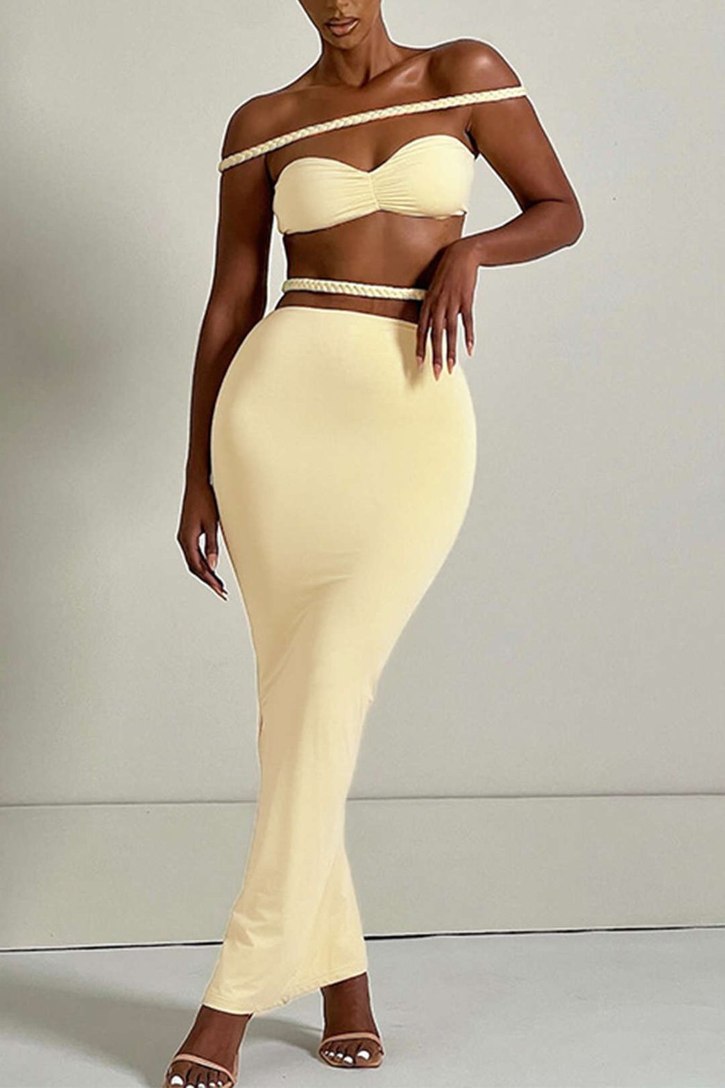 Robe de soirée découpes tressées douceur