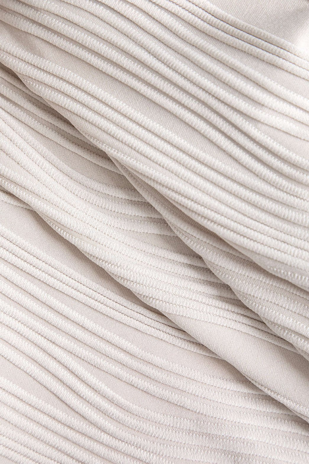 Robe longue moulante beige détail texture ondulée - Élégance