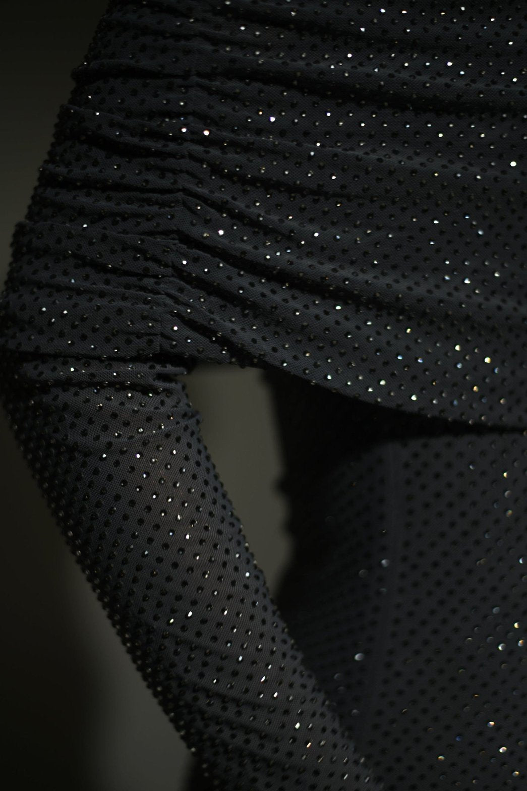 Robe longue épaules nues diamant