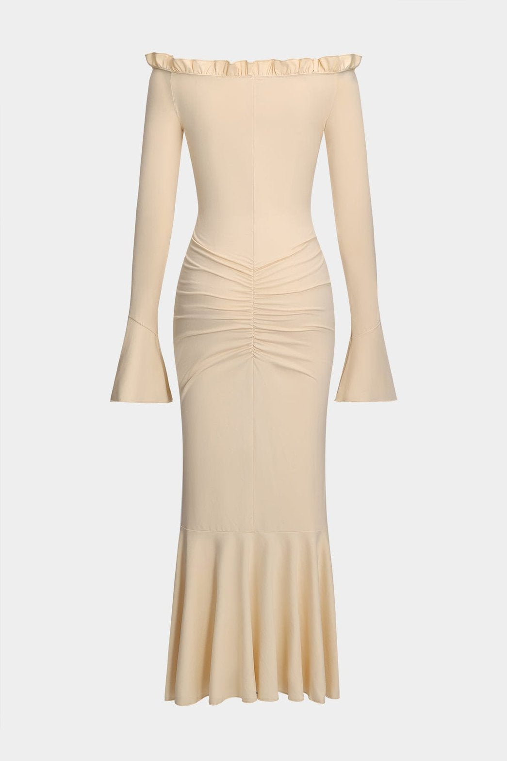 Robe longue volantée vue de dos élégance