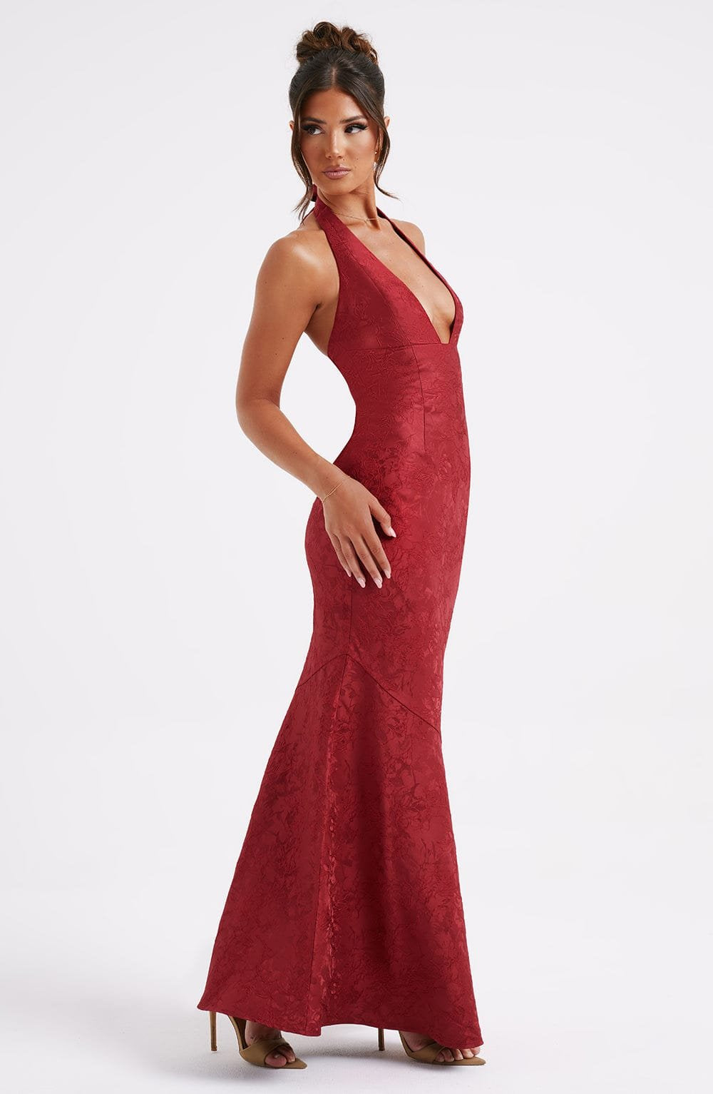 Robe longue rouge détail nœud raffiné