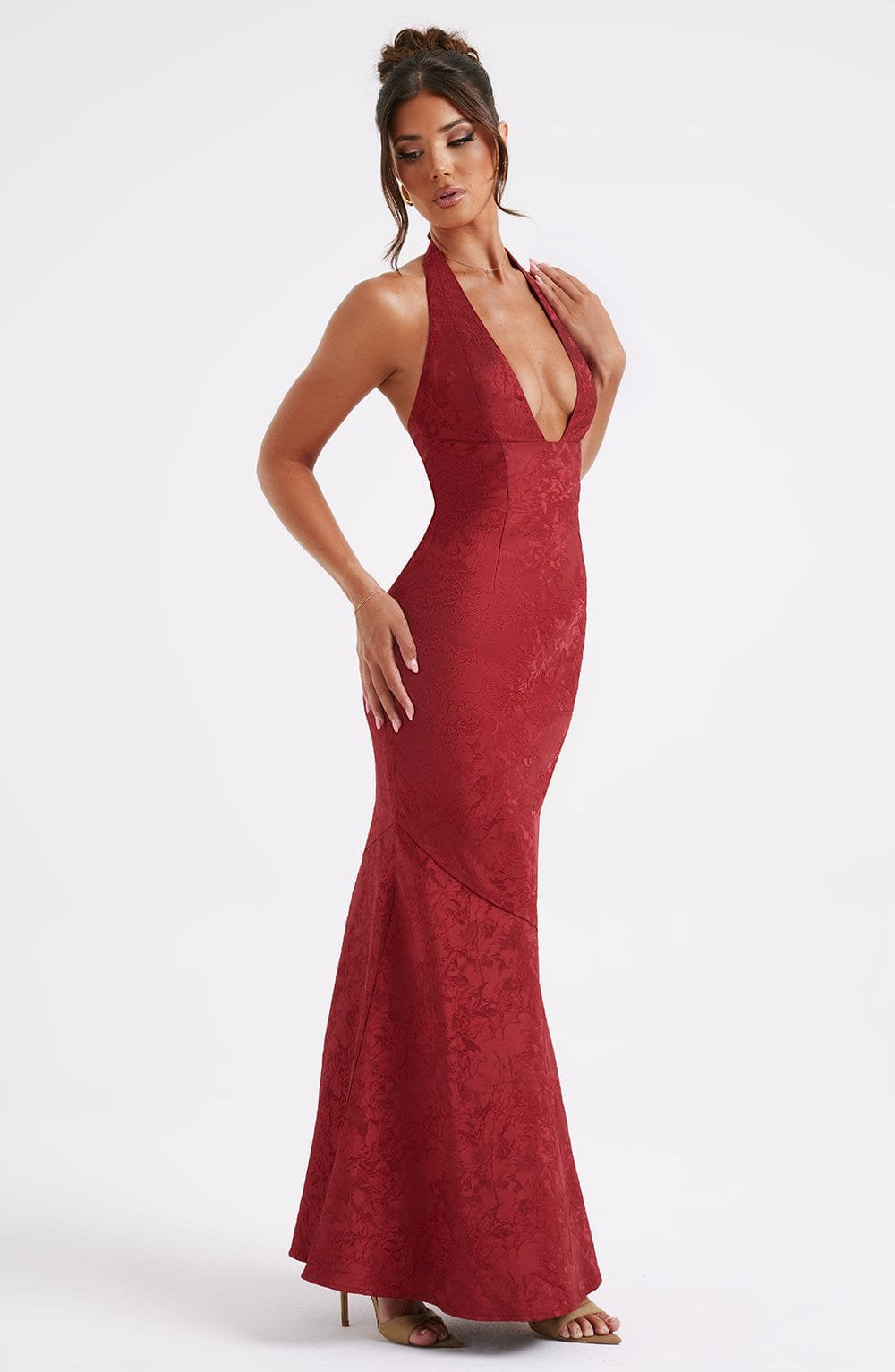 Robe longue rouge détail tissu texturé sublime