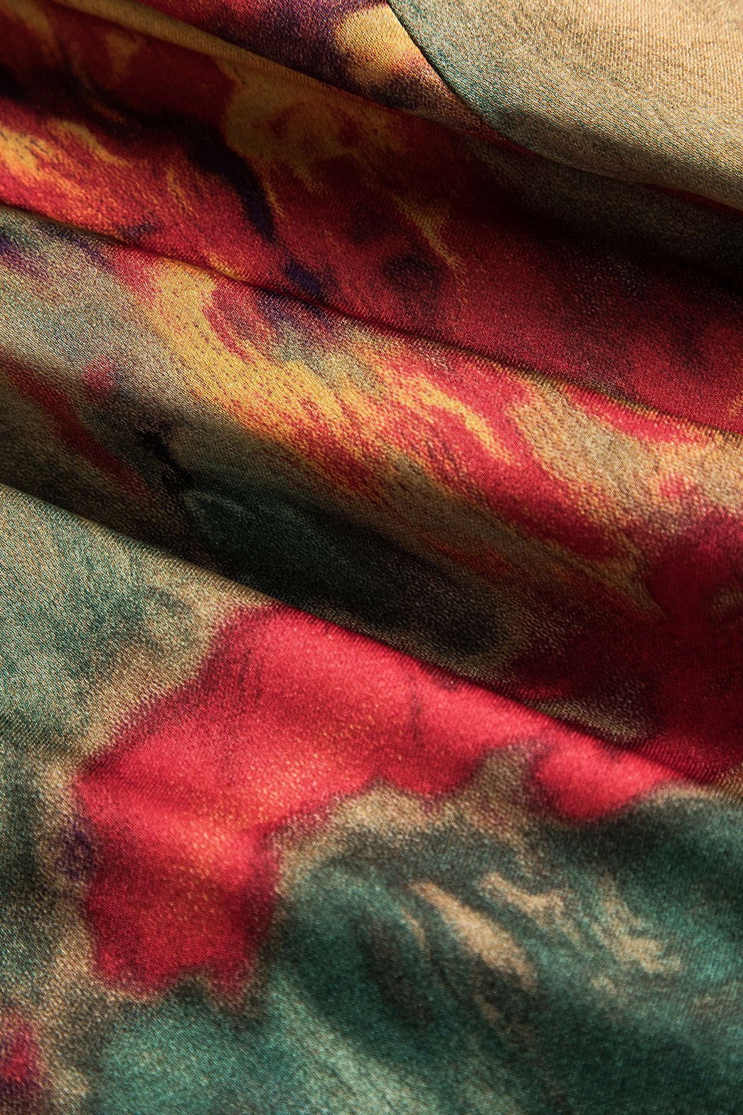 Robe longue satin motif aquarelle détail tissu nuage