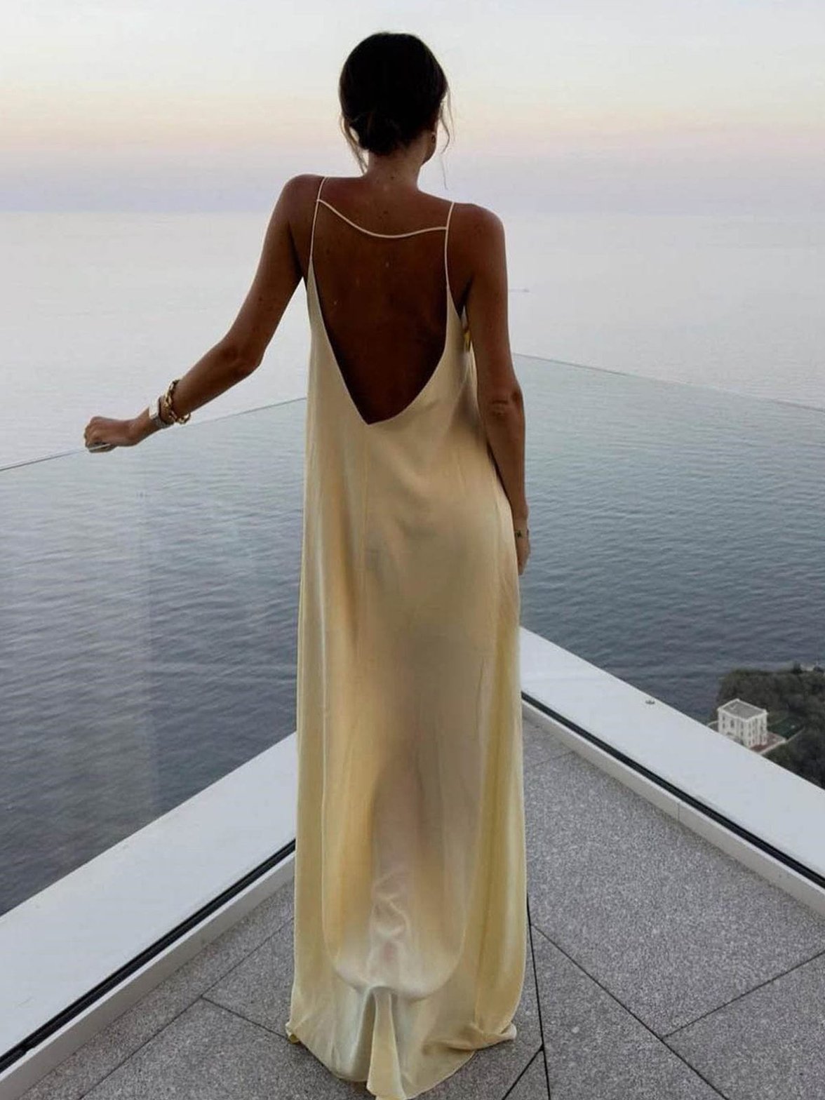 Robe longue satinée vue latérale océan