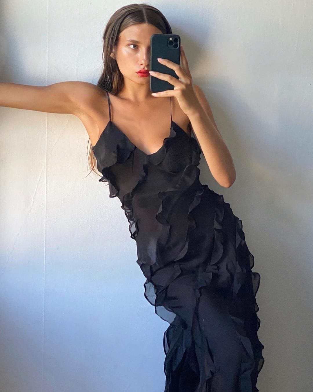 Robe longue élégante vue arrière mystère