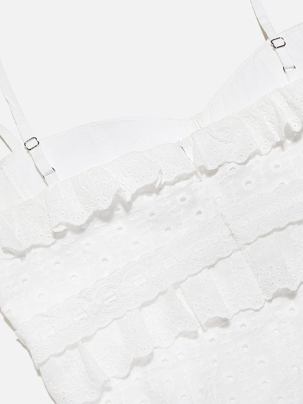 Robe longue blanche broderie anglaise grâce