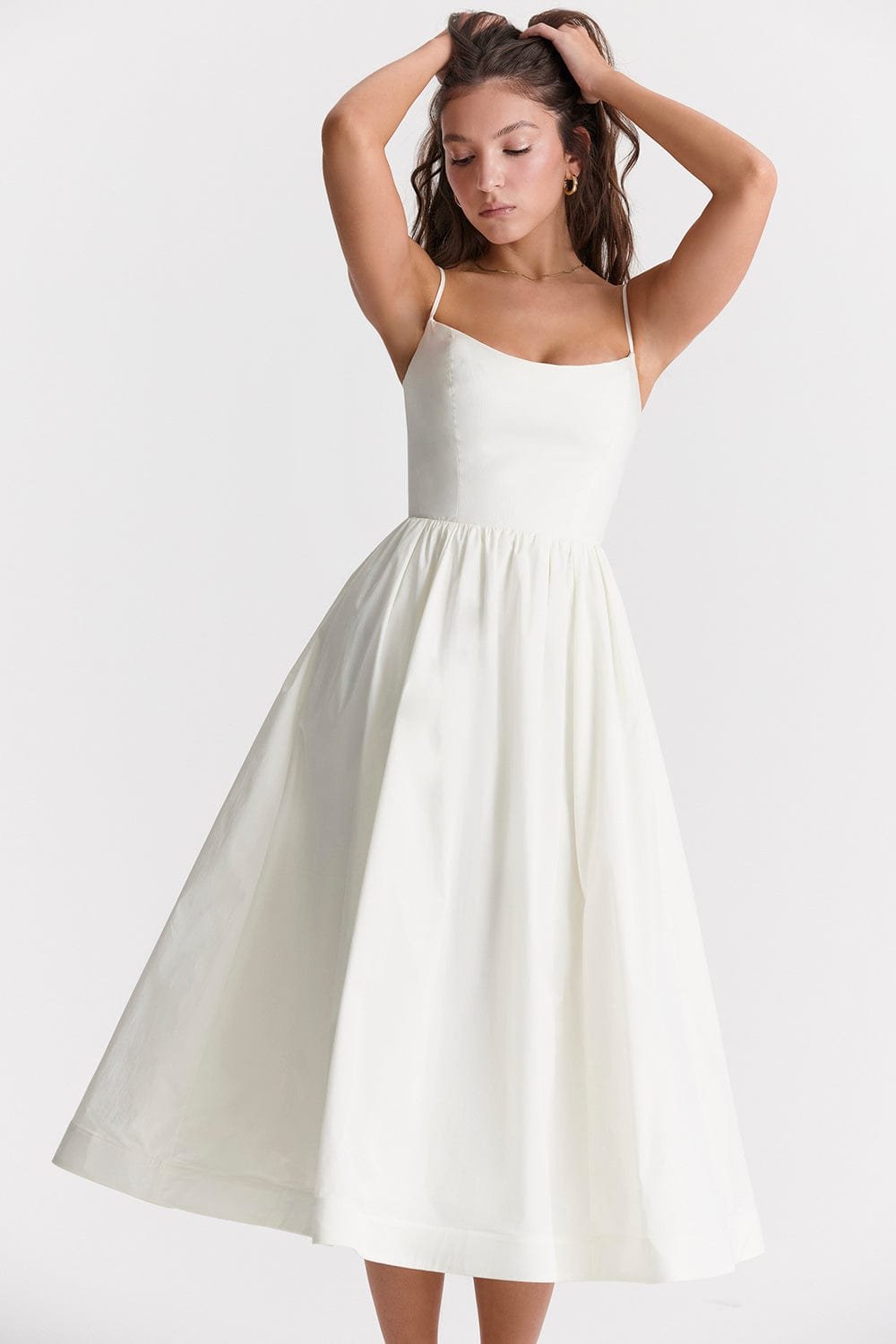 Robe Midi Élégante à Bretelles