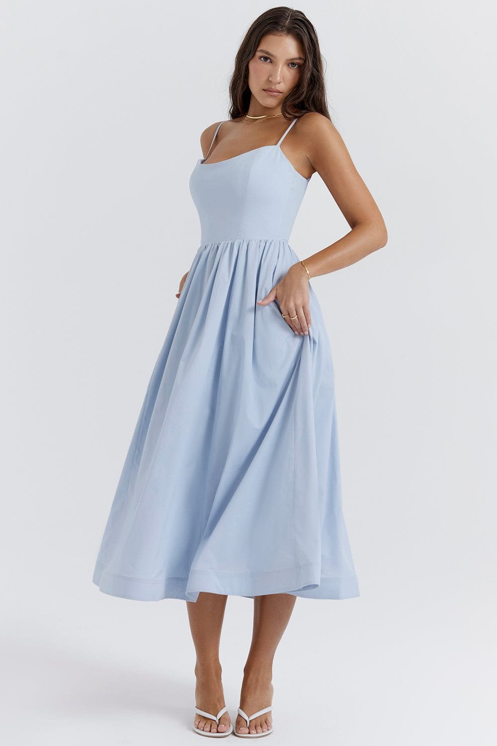 Robe Midi Élégante à Bretelles