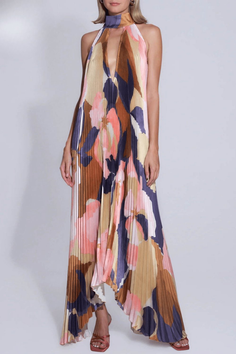 Robe longue plissée motif abstrait vent