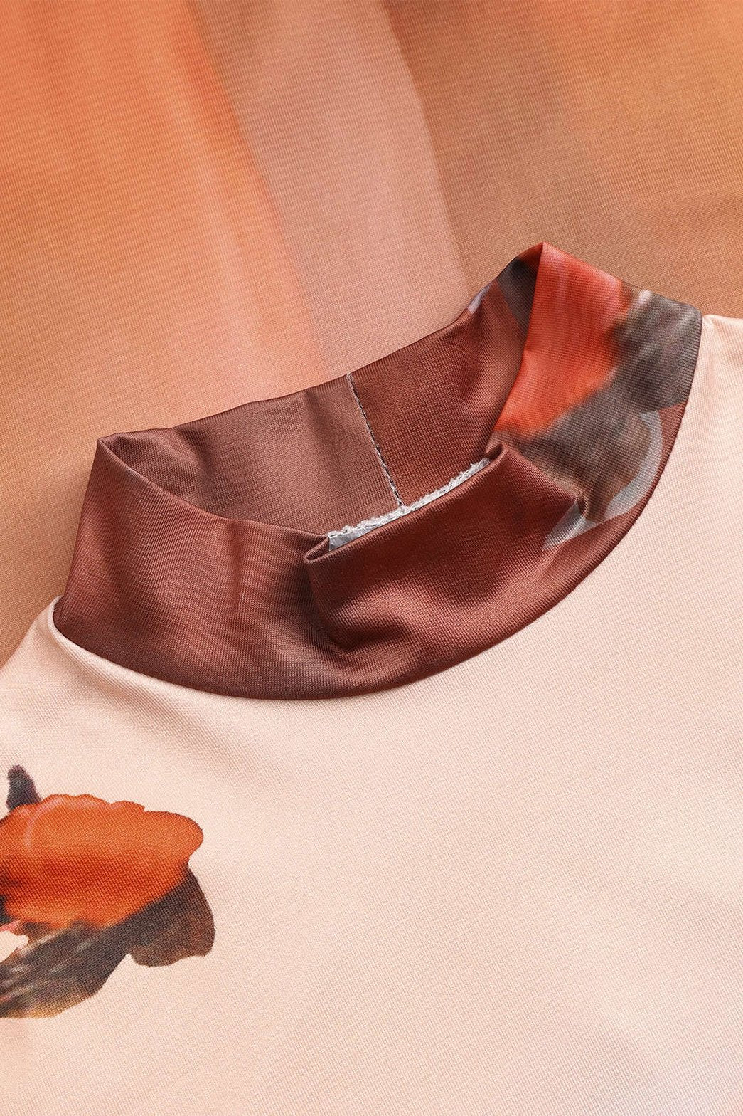 Robe midi fleurie manches longues profil vent