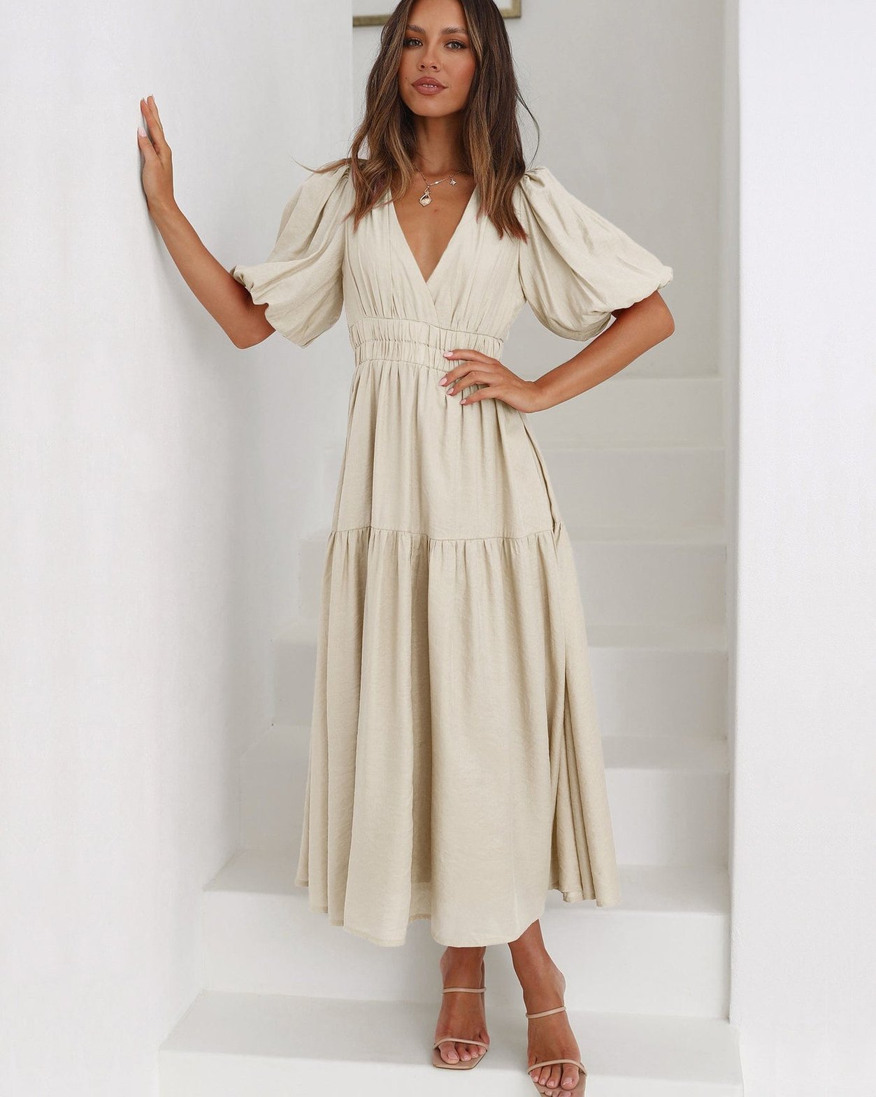 Robe midi élégante beige soleil