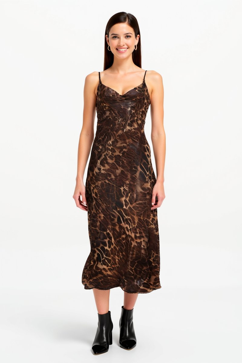 Robe midi léopard élégante vue de face soleil