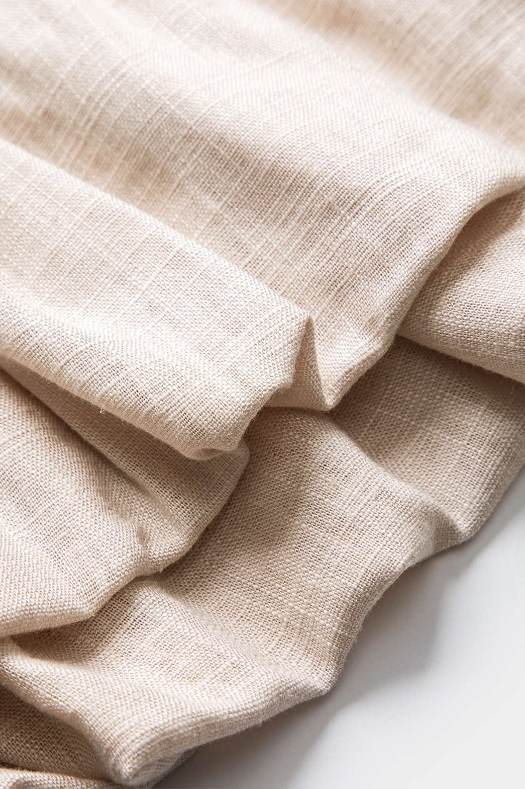 Robe mini plissée en lin beige vue d'ensemble liberté