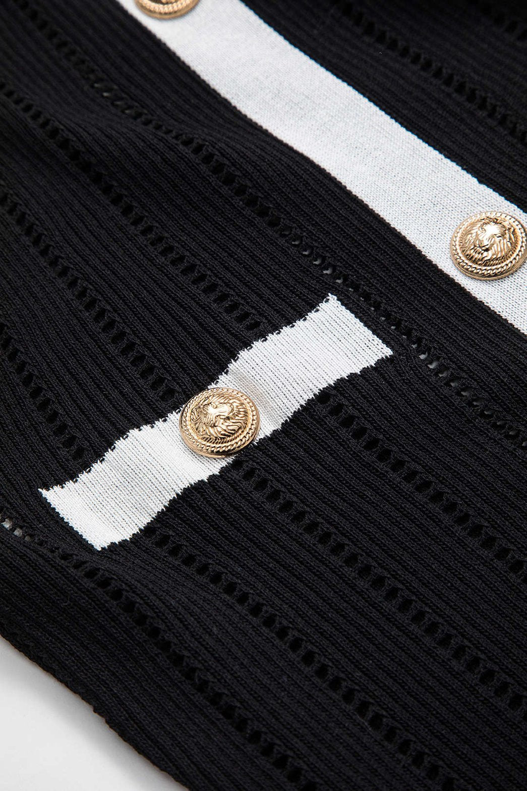 Vue de dos robe moulante boutonnée lune