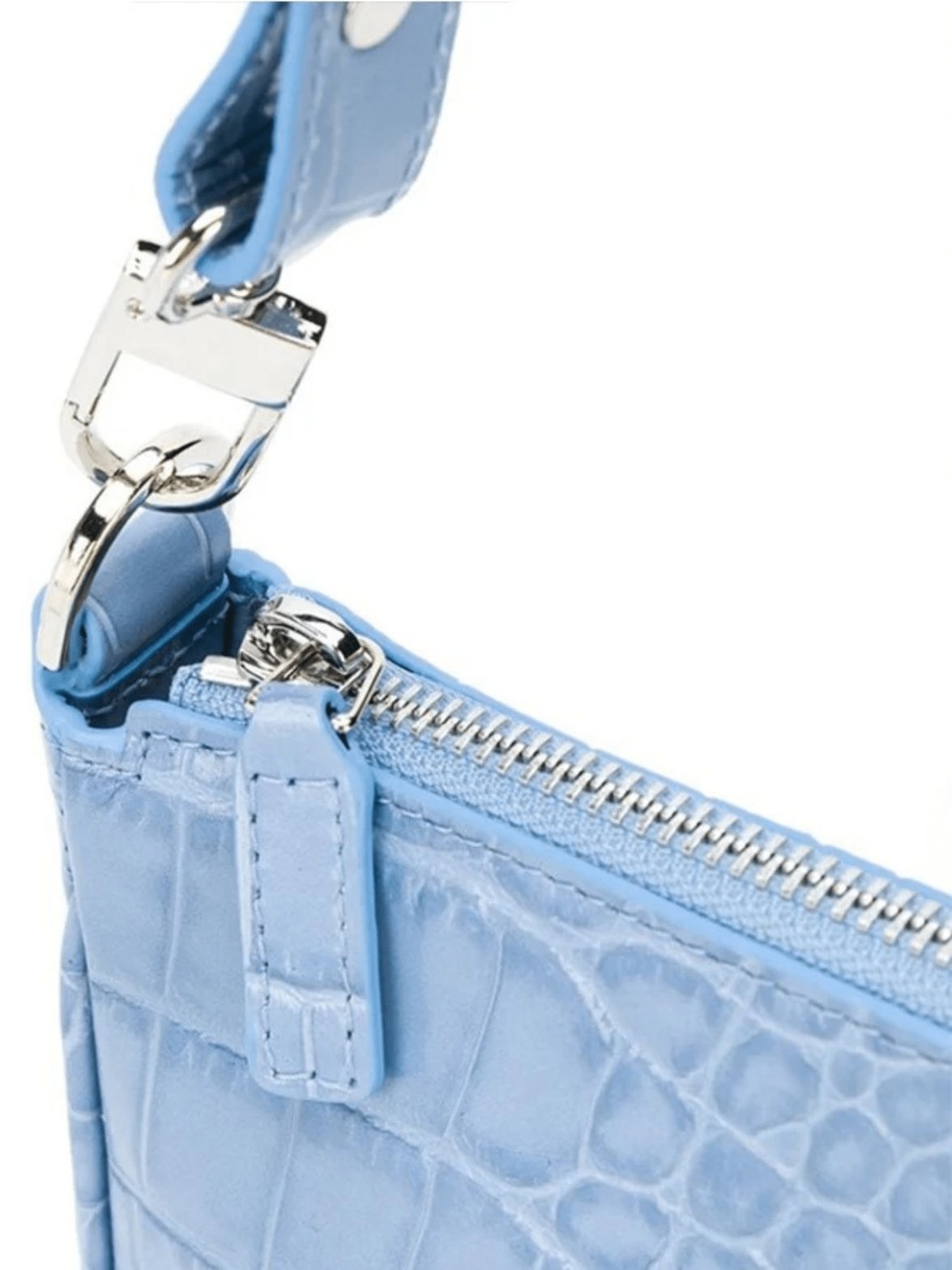 Sac baguette bleu ciel porté épaule zen