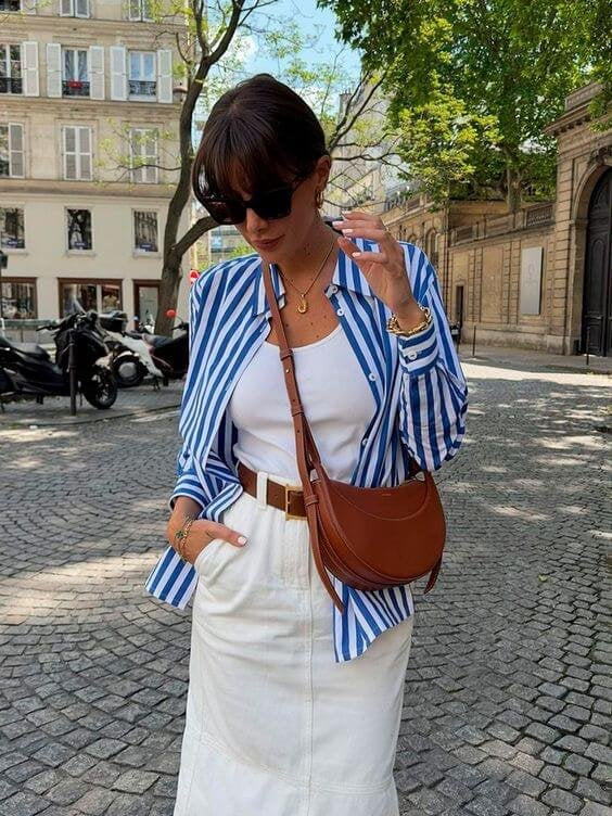 Vue latérale du sac bandoulière marron étoile