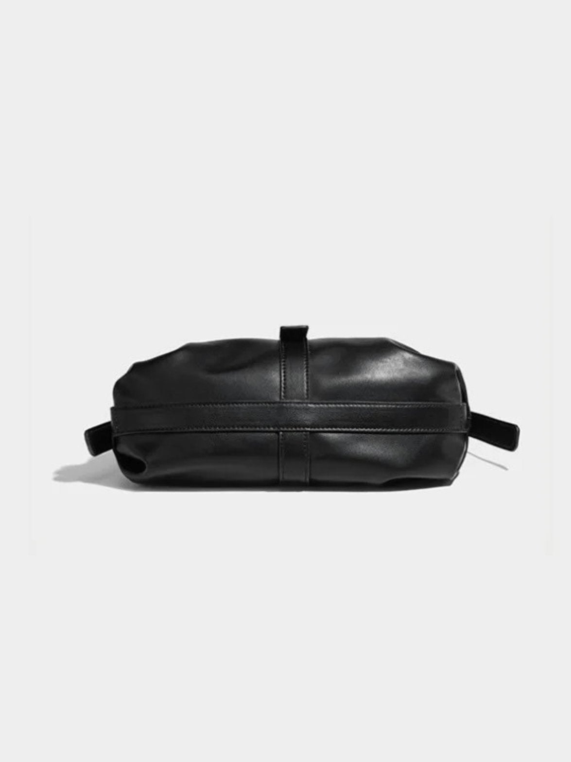 Détail fermeture sac cuir noir fleur