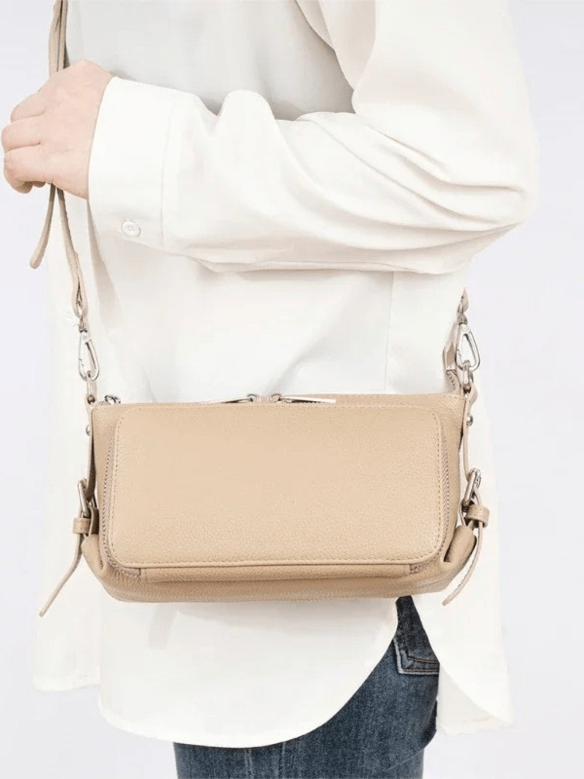 Détail couture sac cuir vent