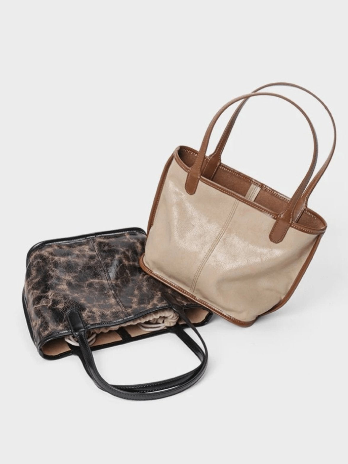 Intérieur spacieux du sac cuir